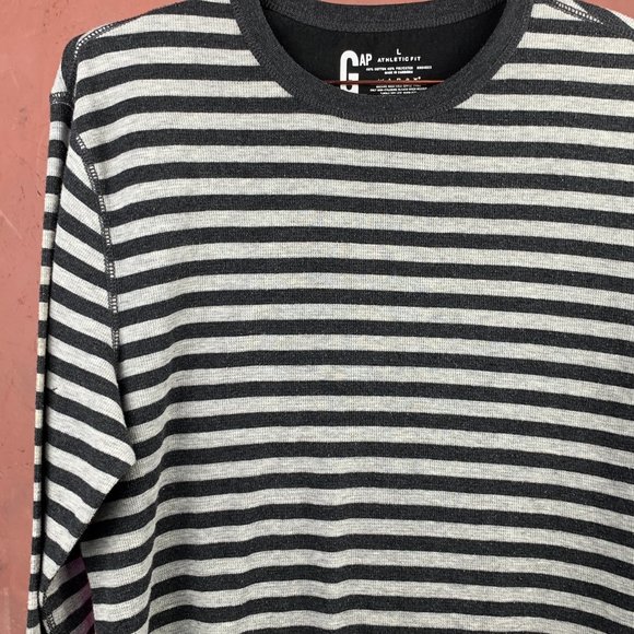 Men's LARGE Long Sleeve T-Shirt / GAP Large T-Shirts / Grey Waffle Knit T-Shirt - Picture 2 of 3